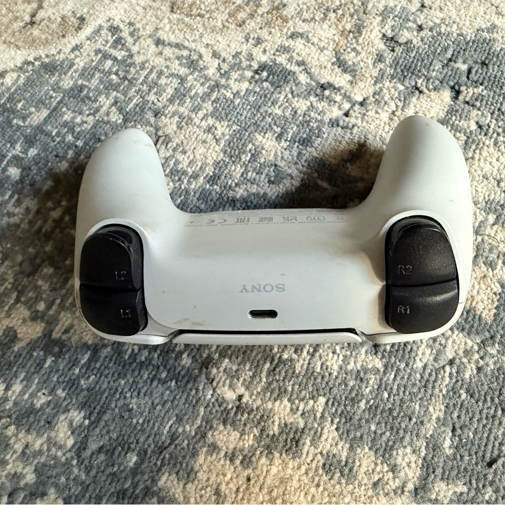 Sony PS5 Controller, White - For Parts (USED / DAMAGED) - Picture 3 of 4